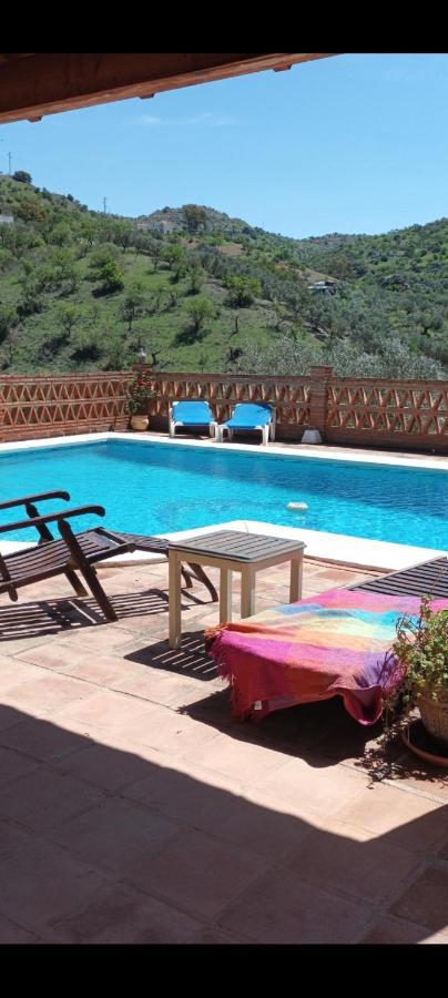 Montana Retreat Bed & Breakfast Alora Bagian luar foto